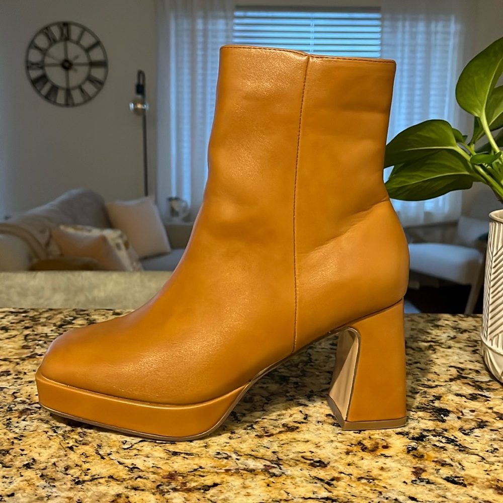 Pink Lily - Candace Square Toe Bootie - Camel